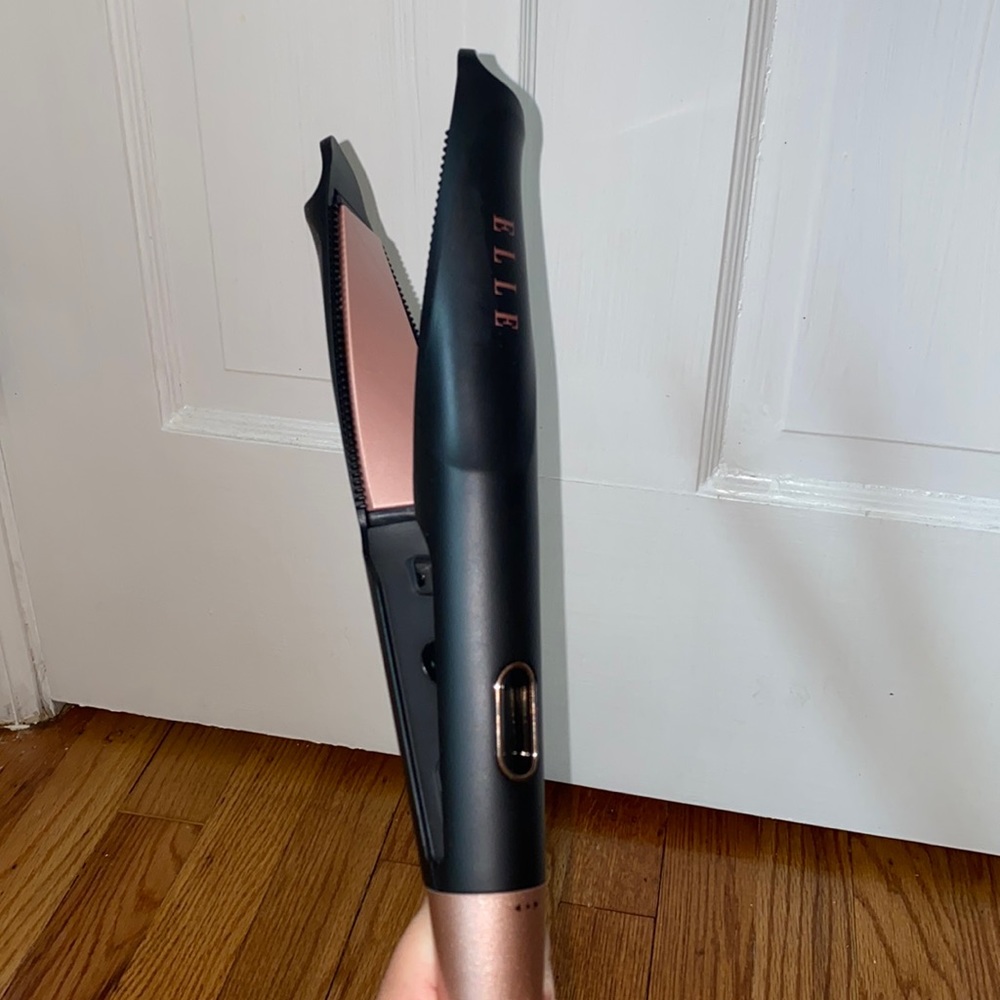 ELLE Premiere Twisted 2 in 1 Curling/Flat Iron